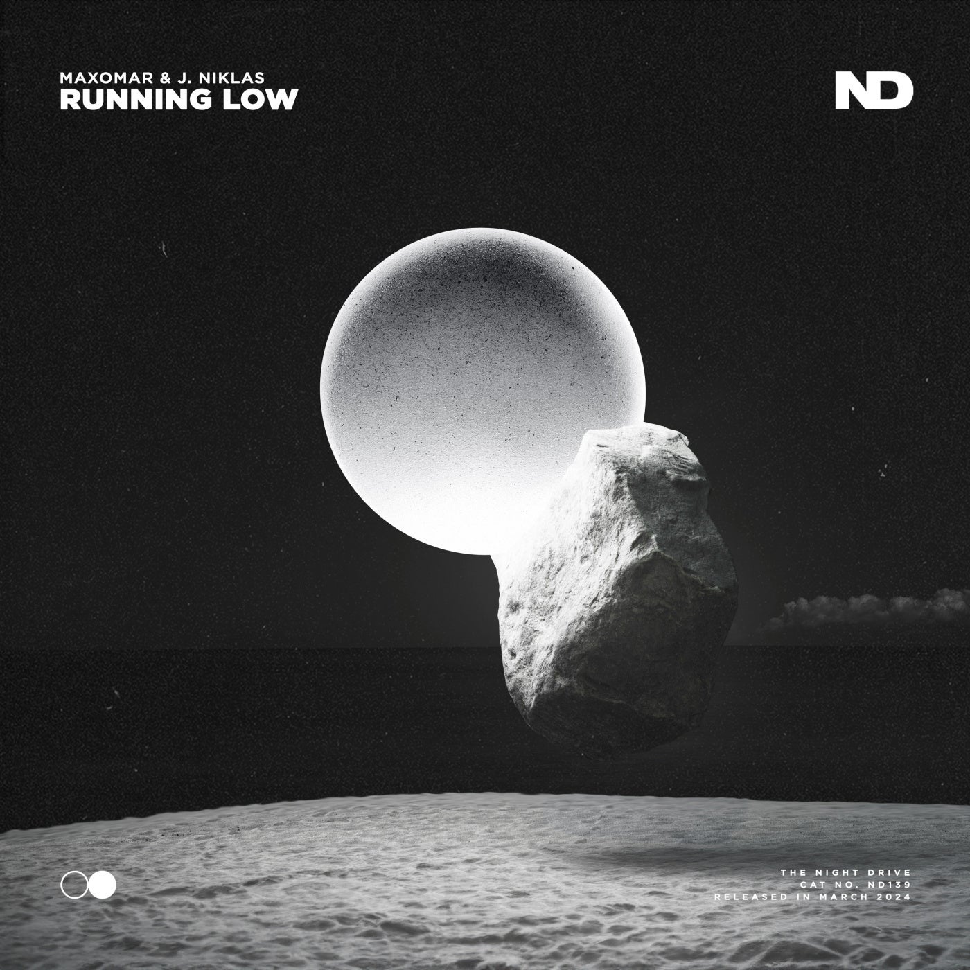 Cover - Maxomar, J. Niklas - Running Low (Extended Mix)